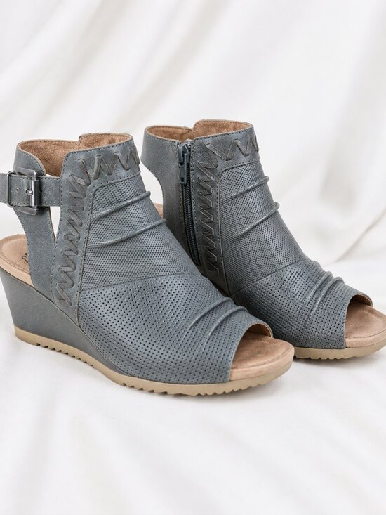 Earth Shoes - Earth Attalea Slate Blue Perforated Leather Peep Toe Wedge Sandals 9.5